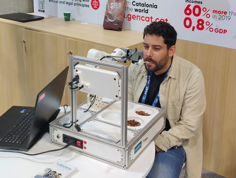 LabORA MWC25 Nyam